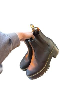 Doc marten Chelsea boot heel